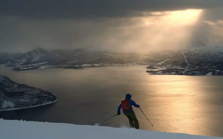 Northern Lights and Midnight Sun Skiing in Norway