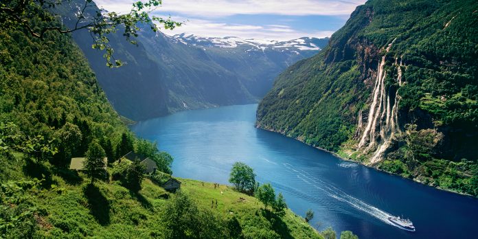 A Family Road Trip from Bergen to Flåm