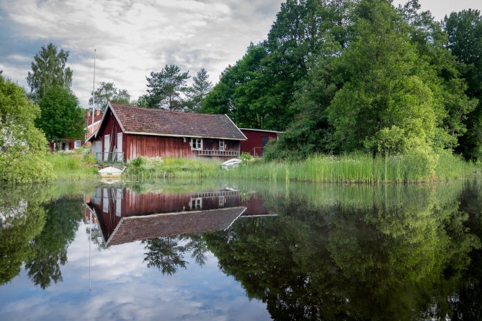 10 Things I Hate and Love About Sweden