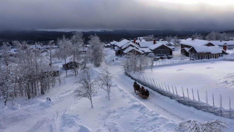 Luxurious Nature Experiences in a Marvelous Swedish Winter Landscape