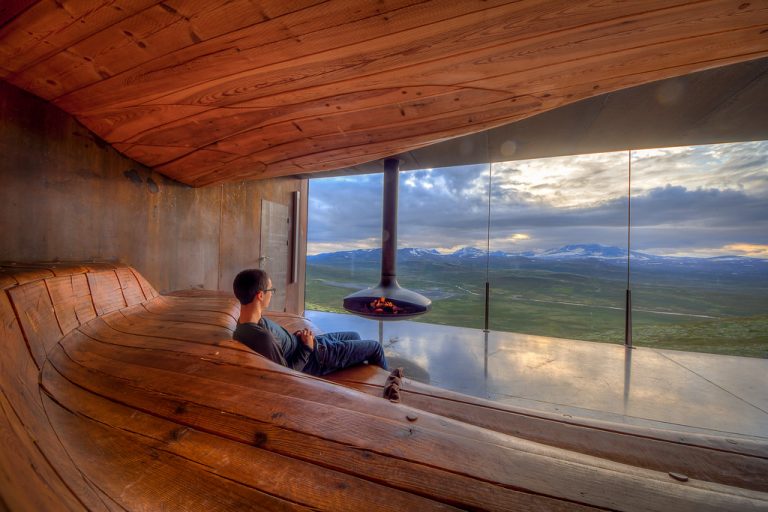 The Norwegian Wild Reindeer Center