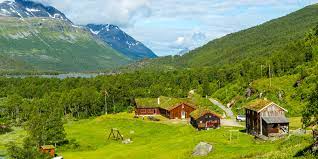 How to Combine Traveling to Norway With Education
