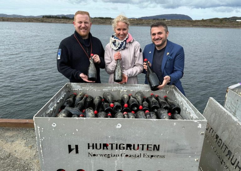 Underwater Sparkling Wine from Norway