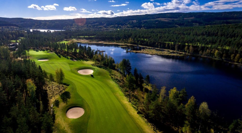 Teeing Off in the Midnight Sun: Exploring Golfing Opportunities in Scandinavia 