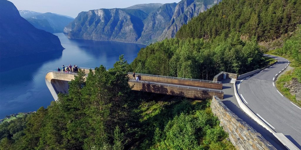 Why Hybrid Cars are the Ideal Choice for Norway's Scenic Routes