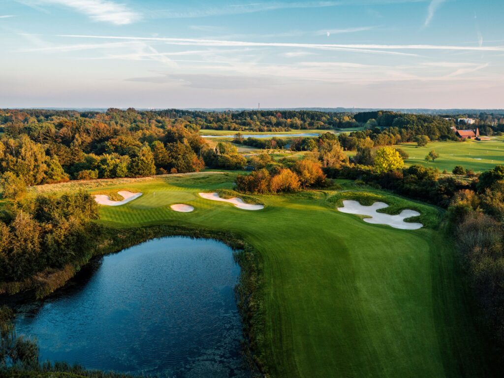 Simon’s Golf Club: Denmark’s 27-Hole Coastal Challenge 