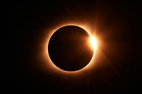 090426-eclipse-Jongsun-Lee-Unsplash Eclipse of the Century in Iceland