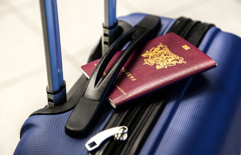 What Travelers Should Do if Their Baggage Is Sent to the Wrong Country