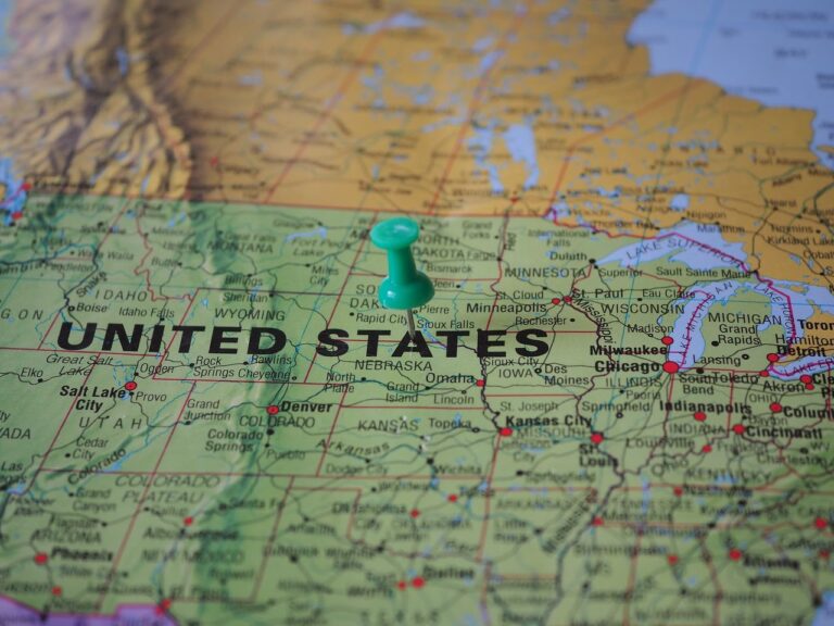a map featuring the United States with a green pin indicating a specific location